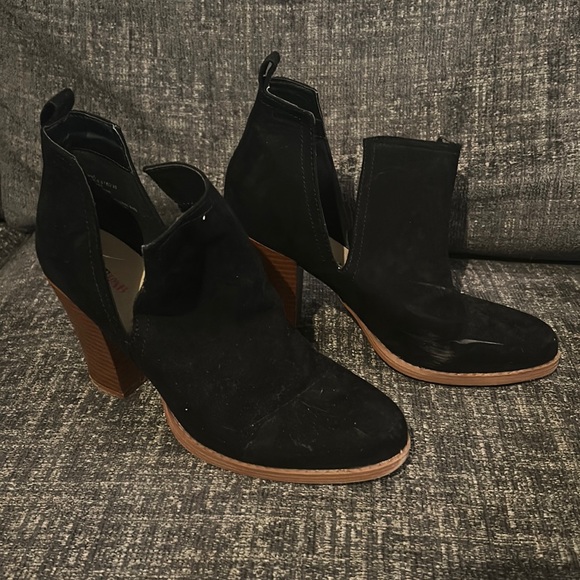 Black suede heeled booties - Picture 1 of 2
